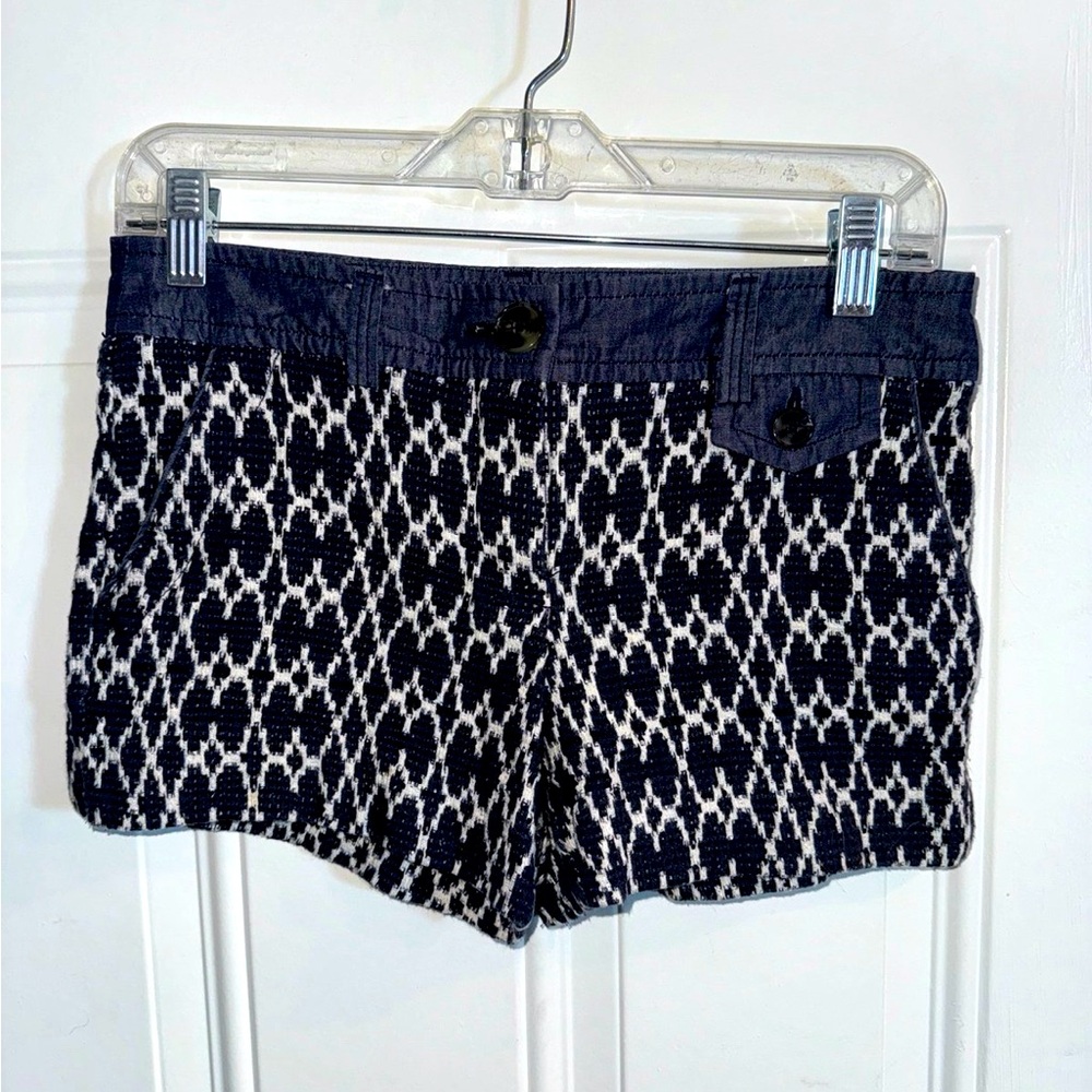 Trina Turk Size 2 Navy & Cream Patterned Shorts